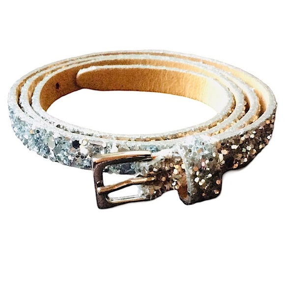 NWOT Crewcuts silver glitter leather sparkle belt with silver hardware.Sz 3T-4T - Picture 2 of 3